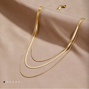 Elegant Gold Layered Necklace